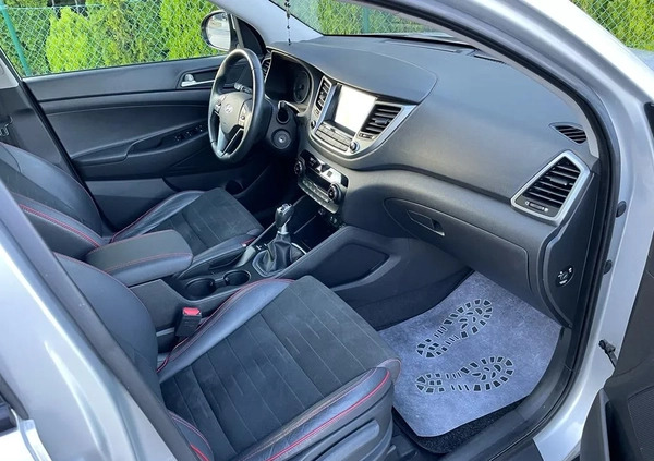 Hyundai Tucson cena 69900 przebieg: 77000, rok produkcji 2016 z Jarocin małe 254